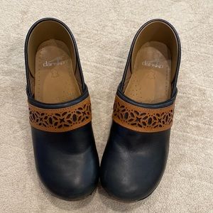 Dansko Woman’s shoes size 40